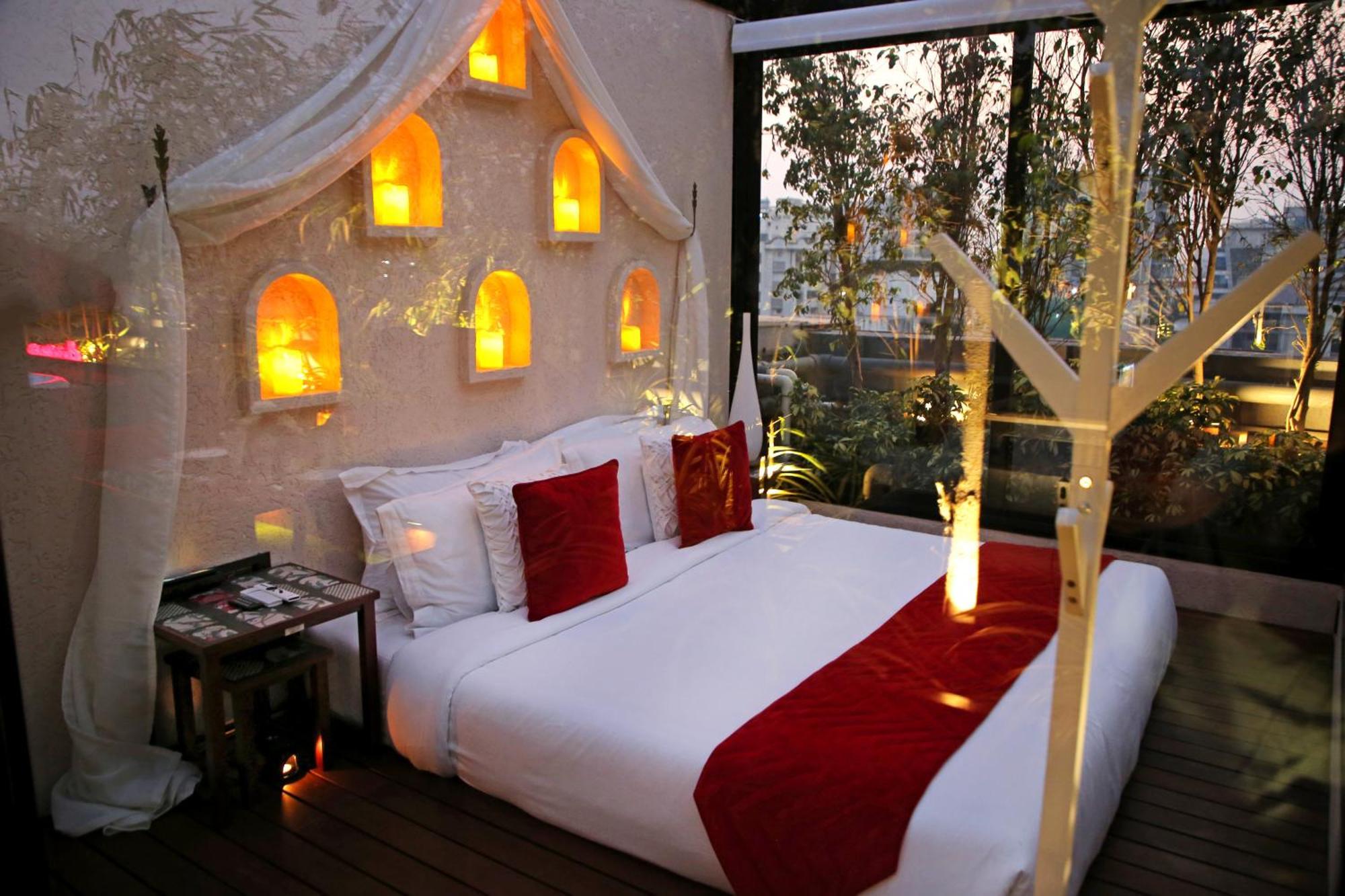 Theory9 Premium Service Apartments Bandra Mumbai Exterior photo