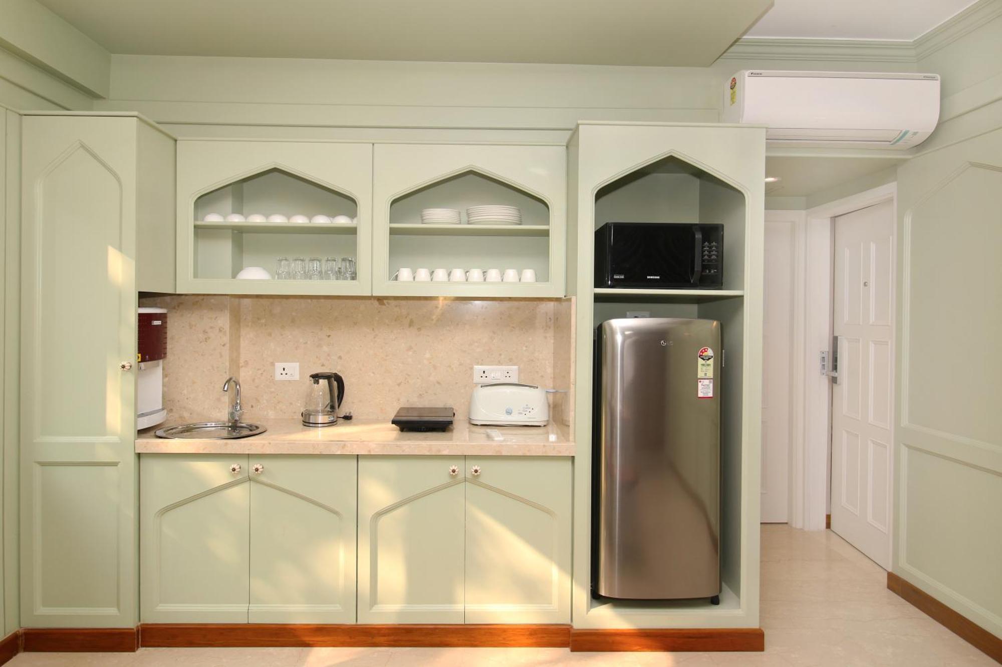 Theory9 Premium Service Apartments Bandra Mumbai Exterior photo