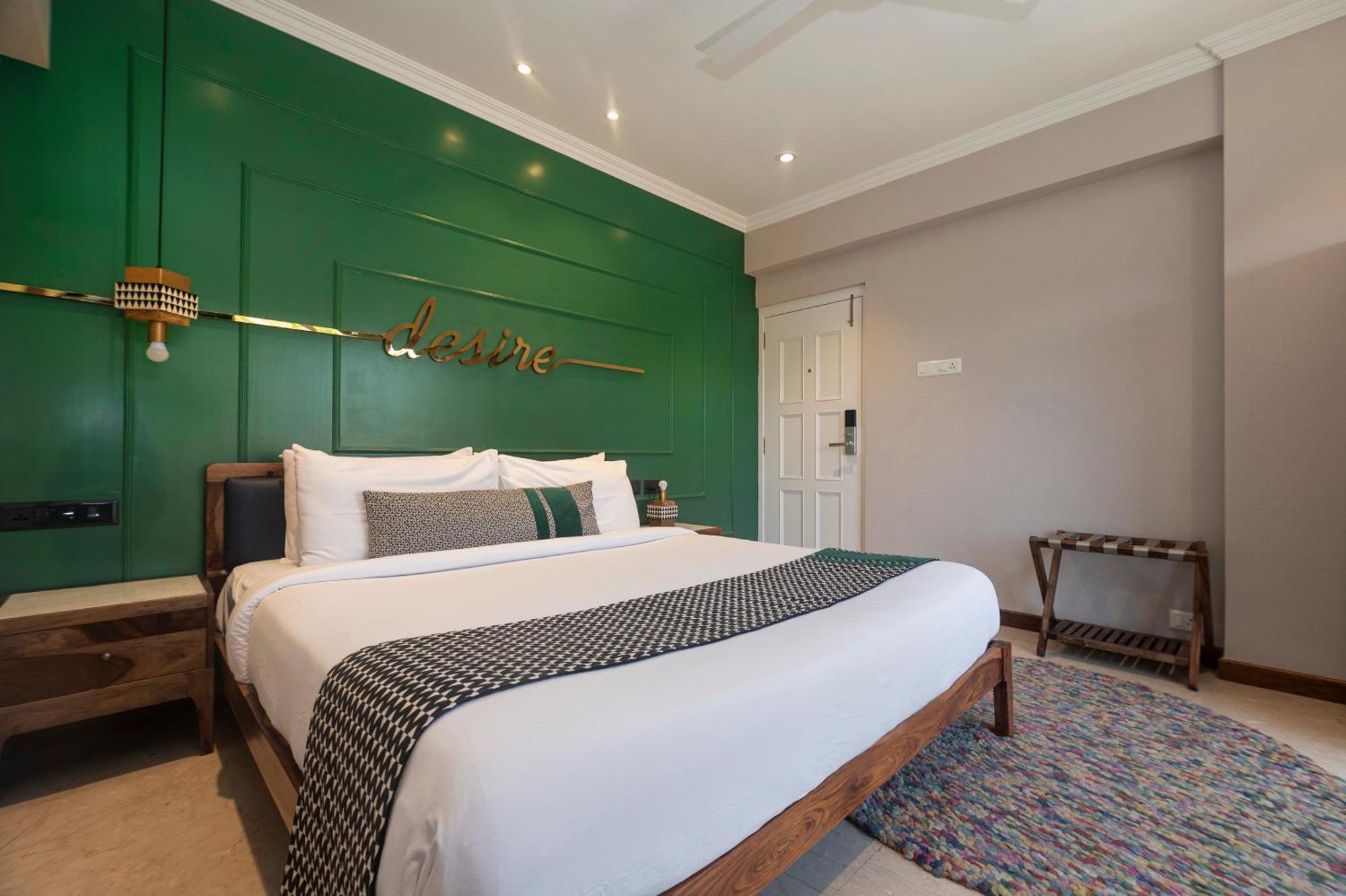 Theory9 Premium Service Apartments Bandra Mumbai Exterior photo