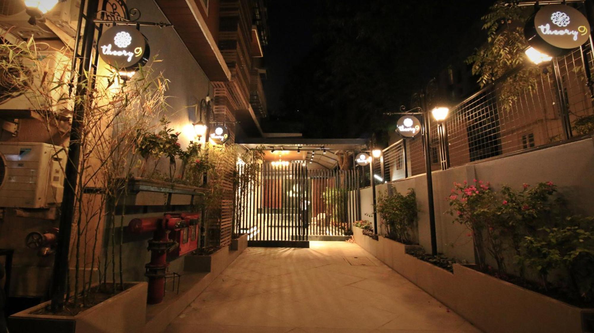 Theory9 Premium Service Apartments Bandra Mumbai Exterior photo